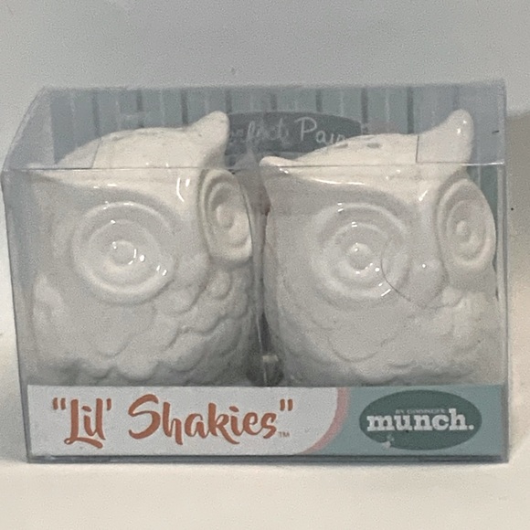 Owl Salt & Pepper Shaker Set LiL Shakies Porcelain White By Godinger Silver Art - Picture 12 of 15